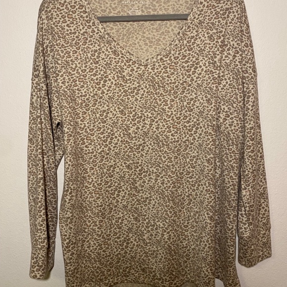 Tops - Picture 8 of 9